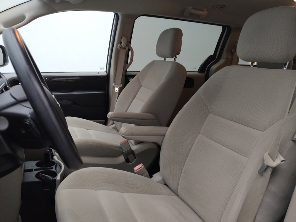 Used 2017 Dodge Grand Caravan SE FWD image 17