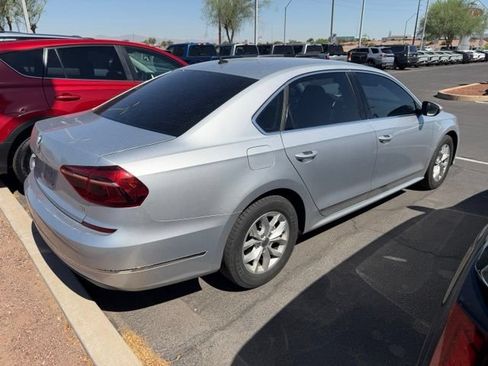 Used 2017 Volkswagen Passat 1.8T S FWD image 4