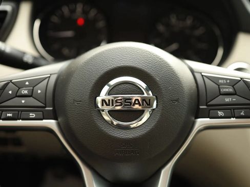 Used 2021 Nissan Rogue Sport SV FWD image 26