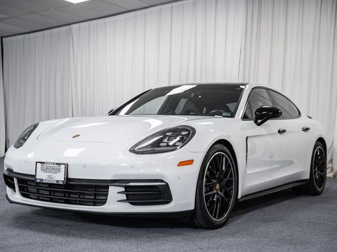 Used 2018 Porsche Panamera 4 w/ Premium Package Plus image 3