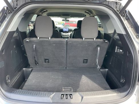 Used 2020 Ford Explorer XLT w/ Comfort Package AWD/4WD image 28