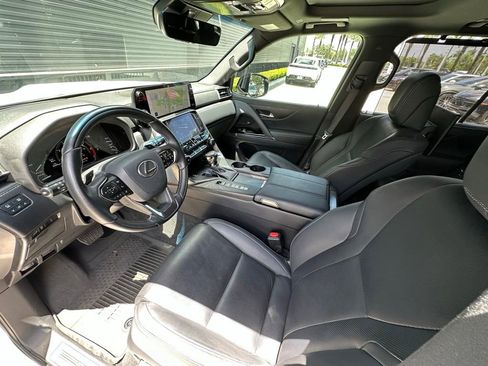Used 2024 Lexus LX 600 4WD w/ Appearance Package image 4