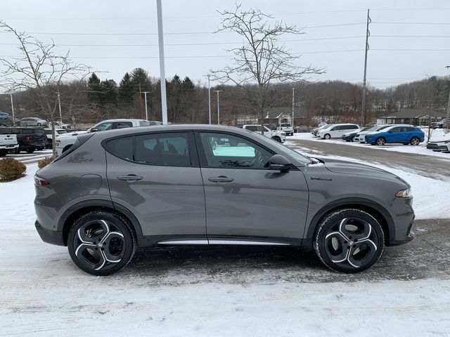 New 2026 Alfa Romeo Tonale w/ Active Assist Package AWD/4WD image 8