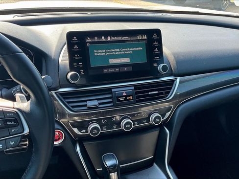 Used 2018 Honda Accord Sport image 9