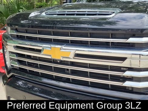 Used 2020 Chevrolet Silverado 2500 High Country w/ Z71 Off-Road Package AWD/4WD image 3