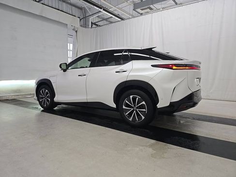 Used 2023 Lexus RZ 450e Premium w/ Technology Package AWD/4WD image 7