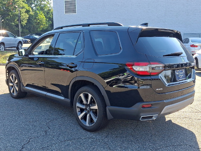 Used 2025 Honda Pilot Elite image 4