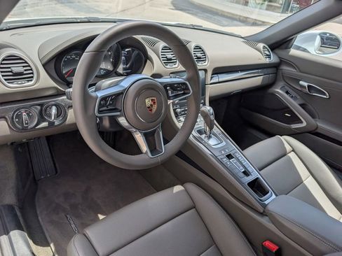 Certified 2025 Porsche 718 Boxster RWD image 4