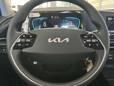 New 2026 Kia Niro LX FWD image 22