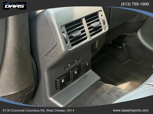 Used 2018 Land Rover Range Rover Velar R-Dynamic SE AWD/4WD image 28