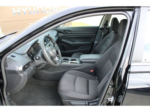 Used 2024 Nissan Altima 2.5 S image 10