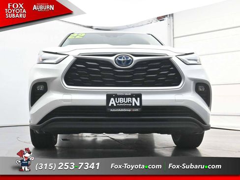Used 2022 Toyota Highlander XLE AWD/4WD image 21