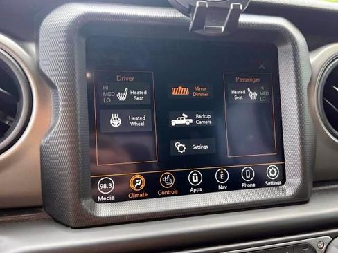 Certified 2022 Jeep Gladiator Willys image 29