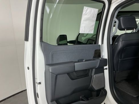 Certified 2024 Ford F350 Lariat w/ Camper Package image 31