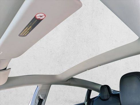 Used 2021 Tesla Model 3 Long Range image 13