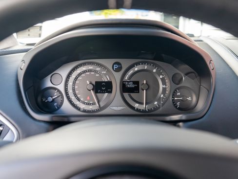 Used 2014 Aston Martin Vanquish Coupe RWD image 6