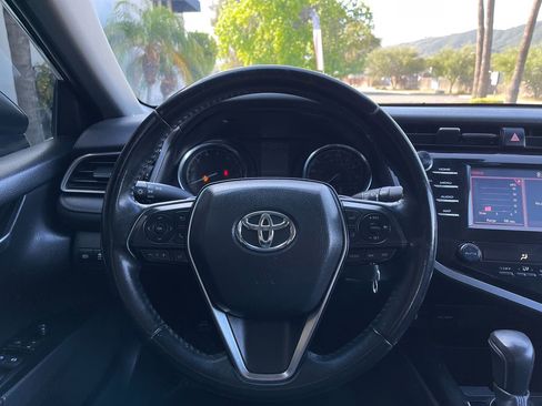 Used 2019 Toyota Camry SE image 13