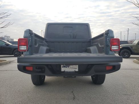 New 2025 Jeep Gladiator Sport AWD/4WD image 9