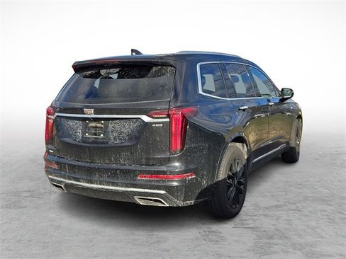 Used 2022 Cadillac XT6 Premium Luxury w/ Platinum Package image 4