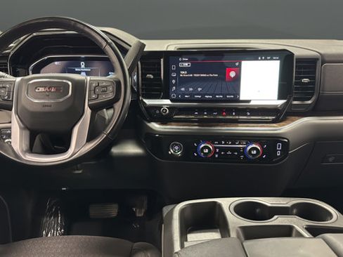 Used 2024 GMC Sierra 1500 Elevation AWD/4WD image 10