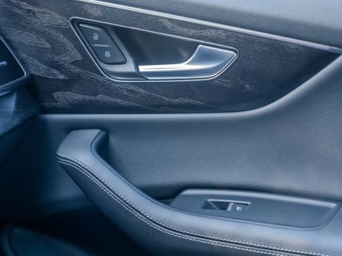 Used 2023 Audi Q8 Premium Plus image 14