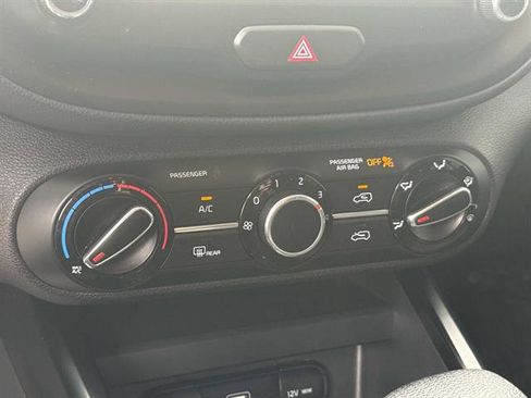 Used 2020 Kia Soul LX FWD image 18