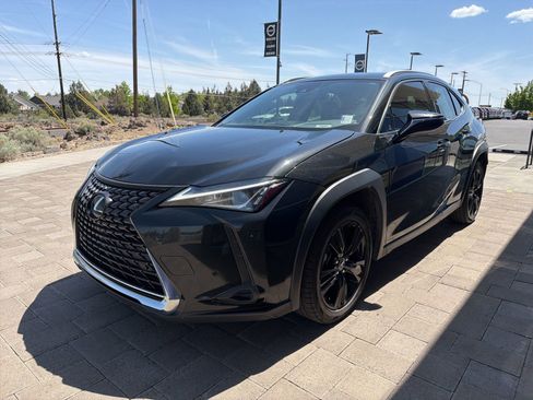 Used 2022 Lexus UX 200 w/ Accessory Package (Z1) FWD image 4