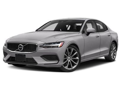 Used 2022 Volvo S60 B5 Momentum w/ Premium Package
