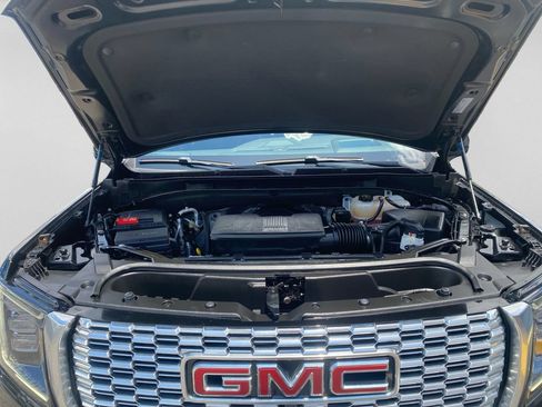 Used 2024 GMC Yukon XL Denali AWD/4WD image 13