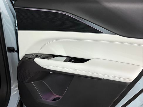 New 2026 Cadillac Lyriq Sport image 43