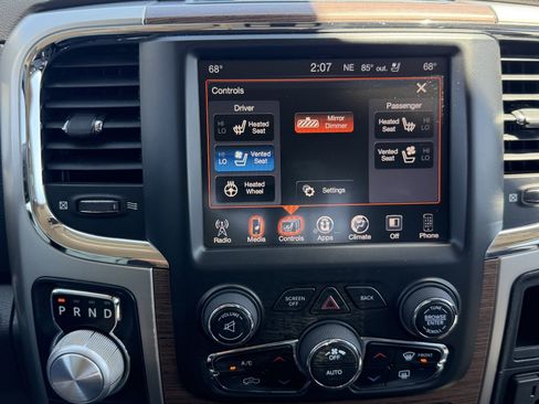 Used 2014 RAM 1500 Laramie RWD image 36