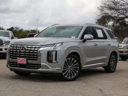 Used 2023 Hyundai Palisade Calligraphy image 1