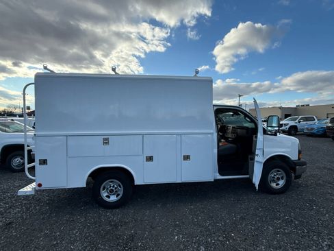 New 2025 GMC Savana 3500 w/ Power Convenience Package image 16