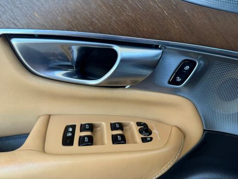 Used 2017 Volvo XC90 T8 Inscription w/ Luxury Package AWD/4WD image 39