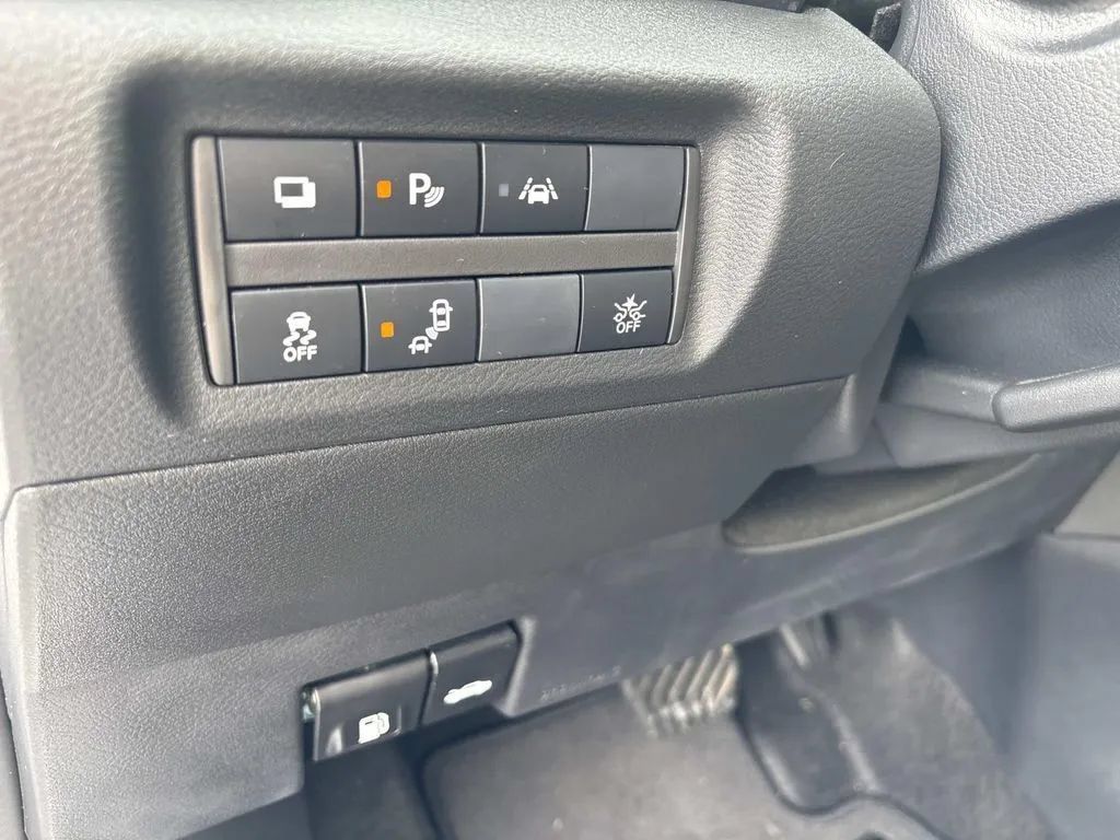 Used 2025 Nissan Kicks Play S FWD image 28