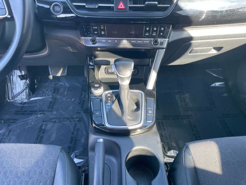 Used 2025 Kia Seltos S FWD image 42