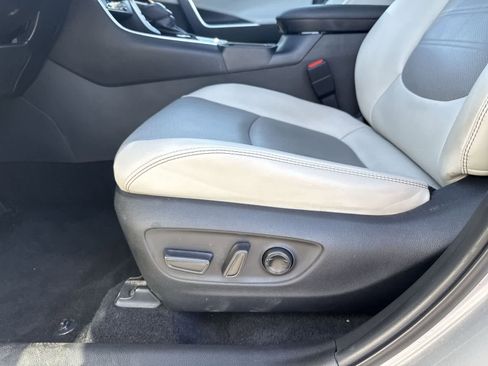 Certified 2022 Toyota RAV4 Limited image 19