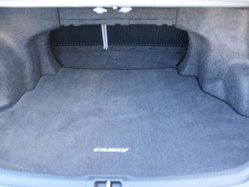 Used 2014 Toyota Camry LE FWD image 14