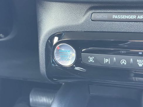 Used 2024 Ford Escape Platinum image 23