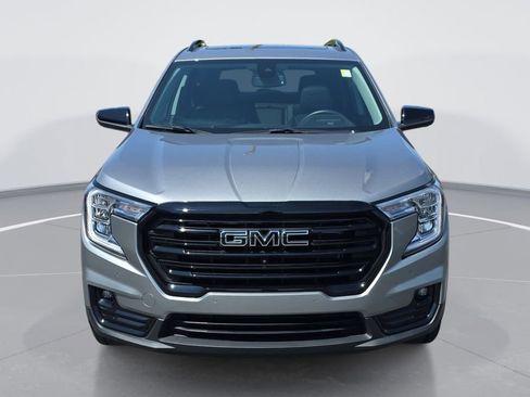 Certified 2023 GMC Terrain SLT w/ Tech Package FWD image 10