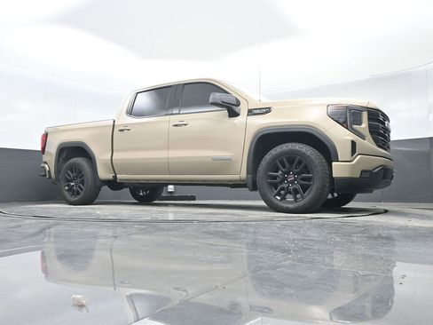 Used 2022 GMC Sierra 1500 Elevation image 32