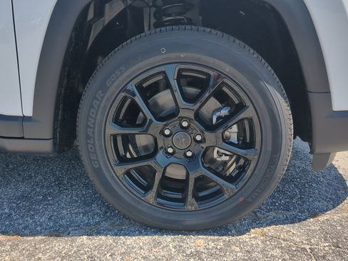New 2026 Jeep Compass Latitude AWD/4WD image 9
