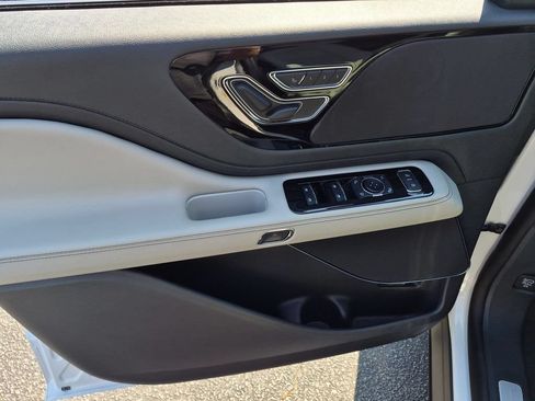 Used 2026 Lincoln Aviator 2WD image 10