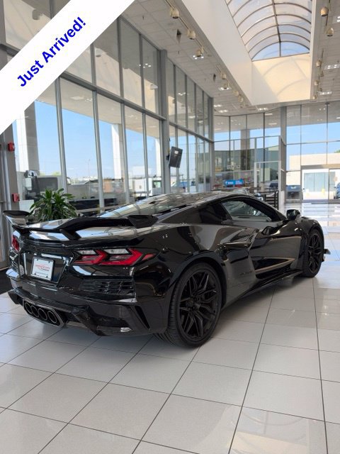 Used 2026 Chevrolet Corvette Z06 w/ Z07 Performance Package RWD image 2
