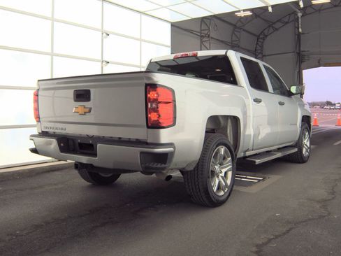 Used 2018 Chevrolet Silverado 1500 Custom w/ Custom Value Package image 2