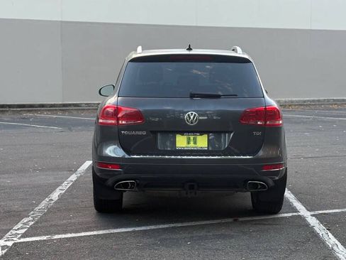 Used 2011 Volkswagen Touareg Sport AWD/4WD image 4