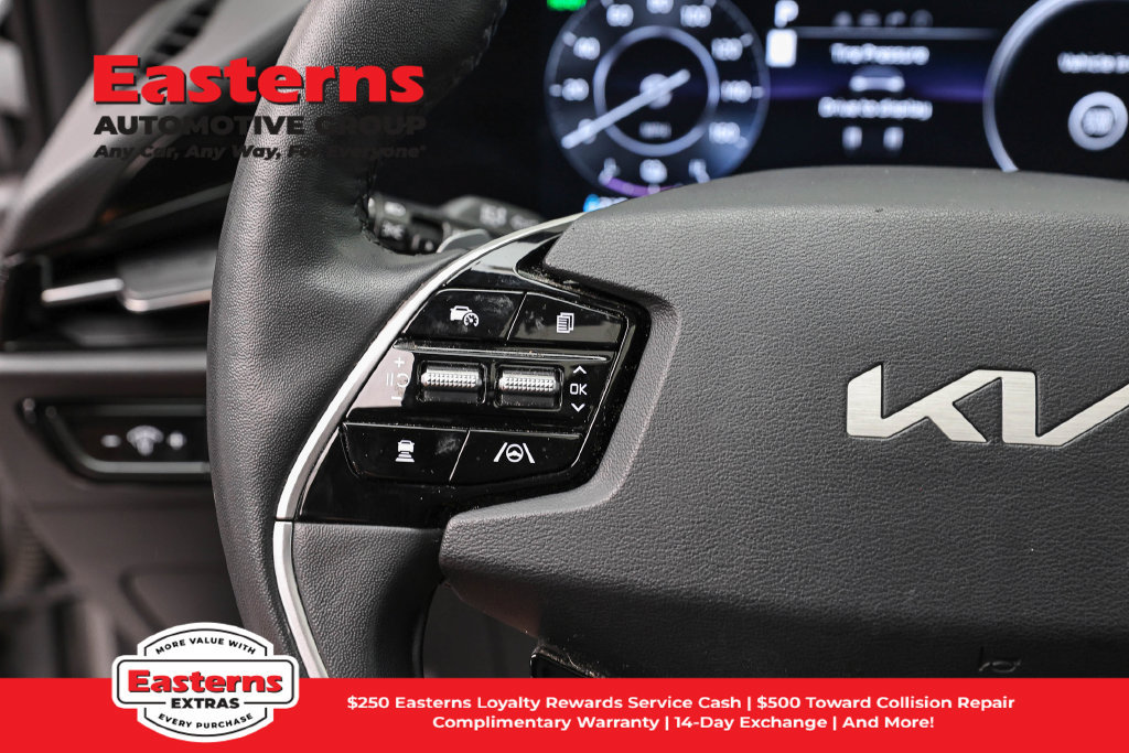 Used 2023 Kia Niro Wave w/ Wave Preserve Package FWD image 16