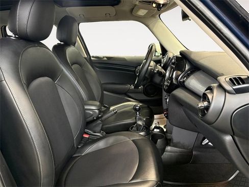 Used 2017 MINI Cooper 4-Door Hardtop image 13