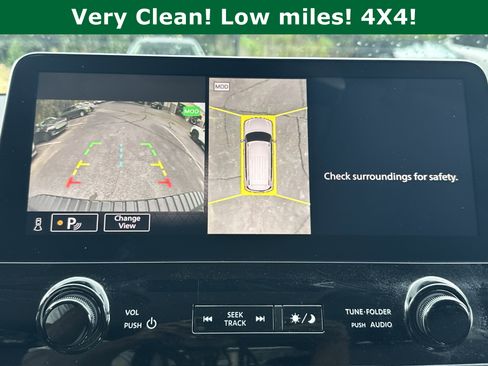 Used 2024 Nissan Armada SL w/ Captain's Chairs Package image 34