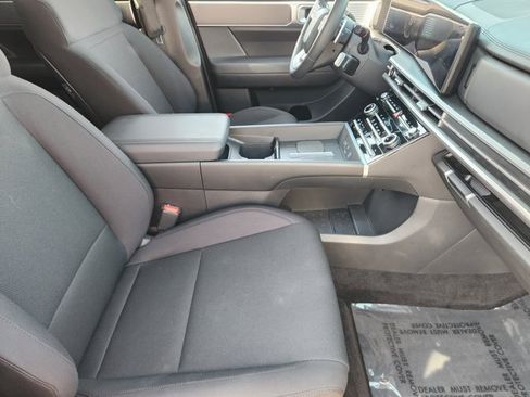 Used 2025 Hyundai Santa Fe SE image 13